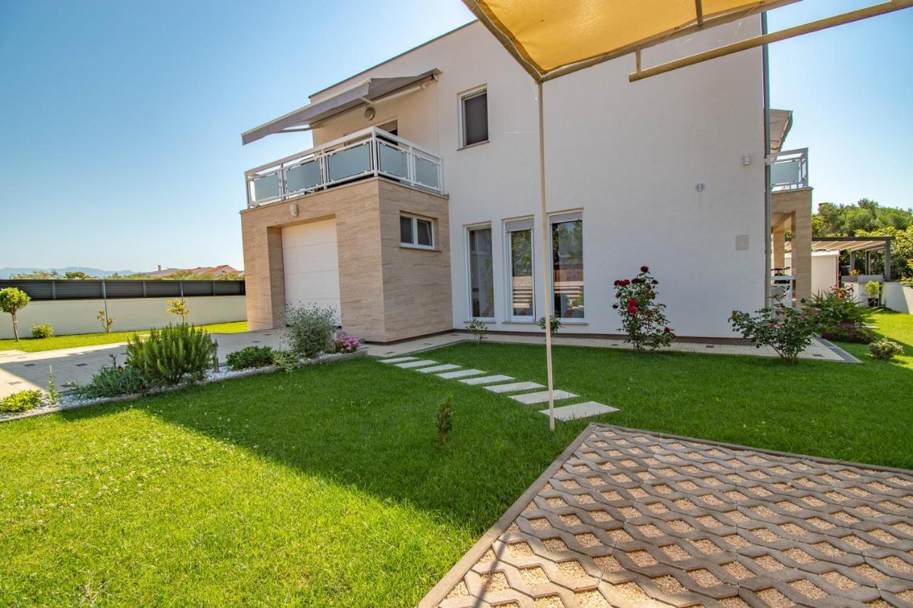 Villa Wiena Vir Exteriör bild